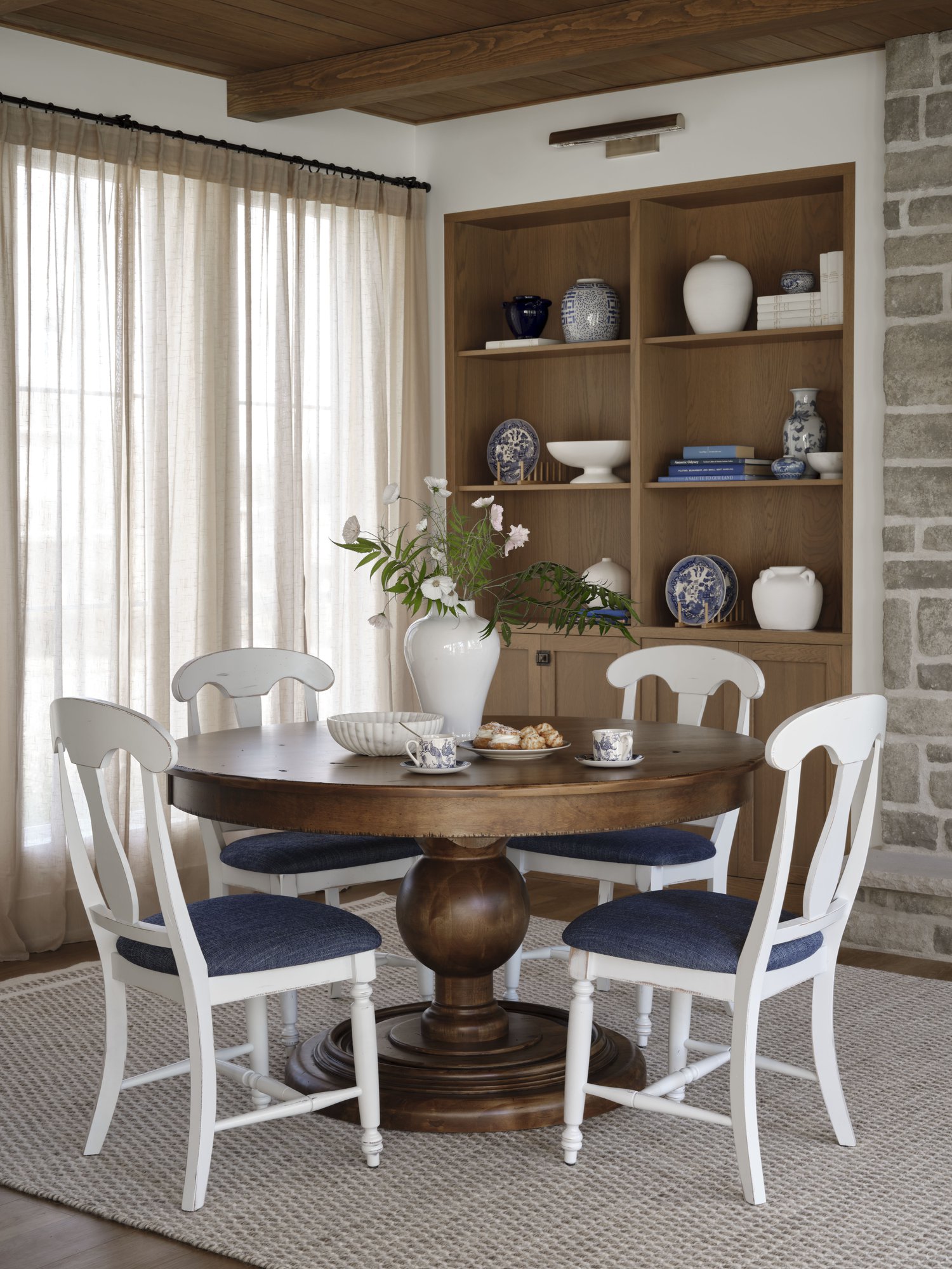 Round Table - Base HQ - Image 3